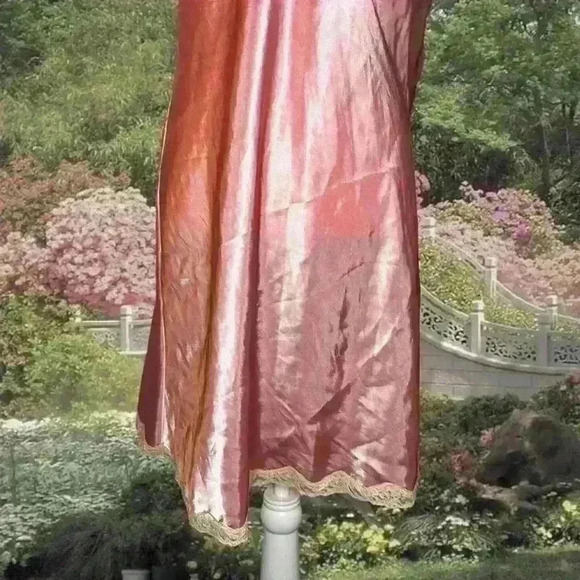 Y2k 90s Satin Victoria’s Secret  Pink Slip With Beige Lace Size Small - Picture 3 of 9